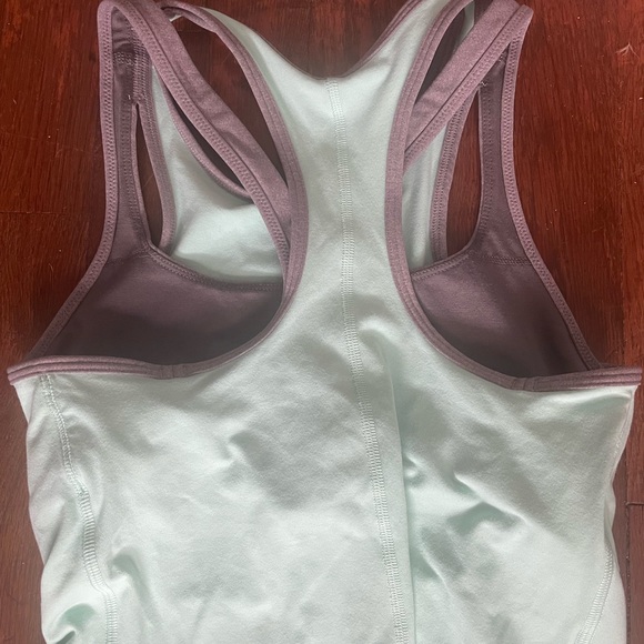 Lululemon full length tank top with built in healthier gray bra! - Picture 2 of 3